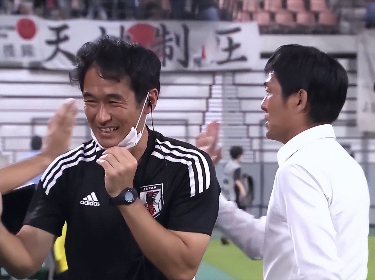 积分榜日本队30击败韩国夺冠(积分榜：日本队3-0击败韩国夺冠，主帅变阵发威！中国男足1-0收官)