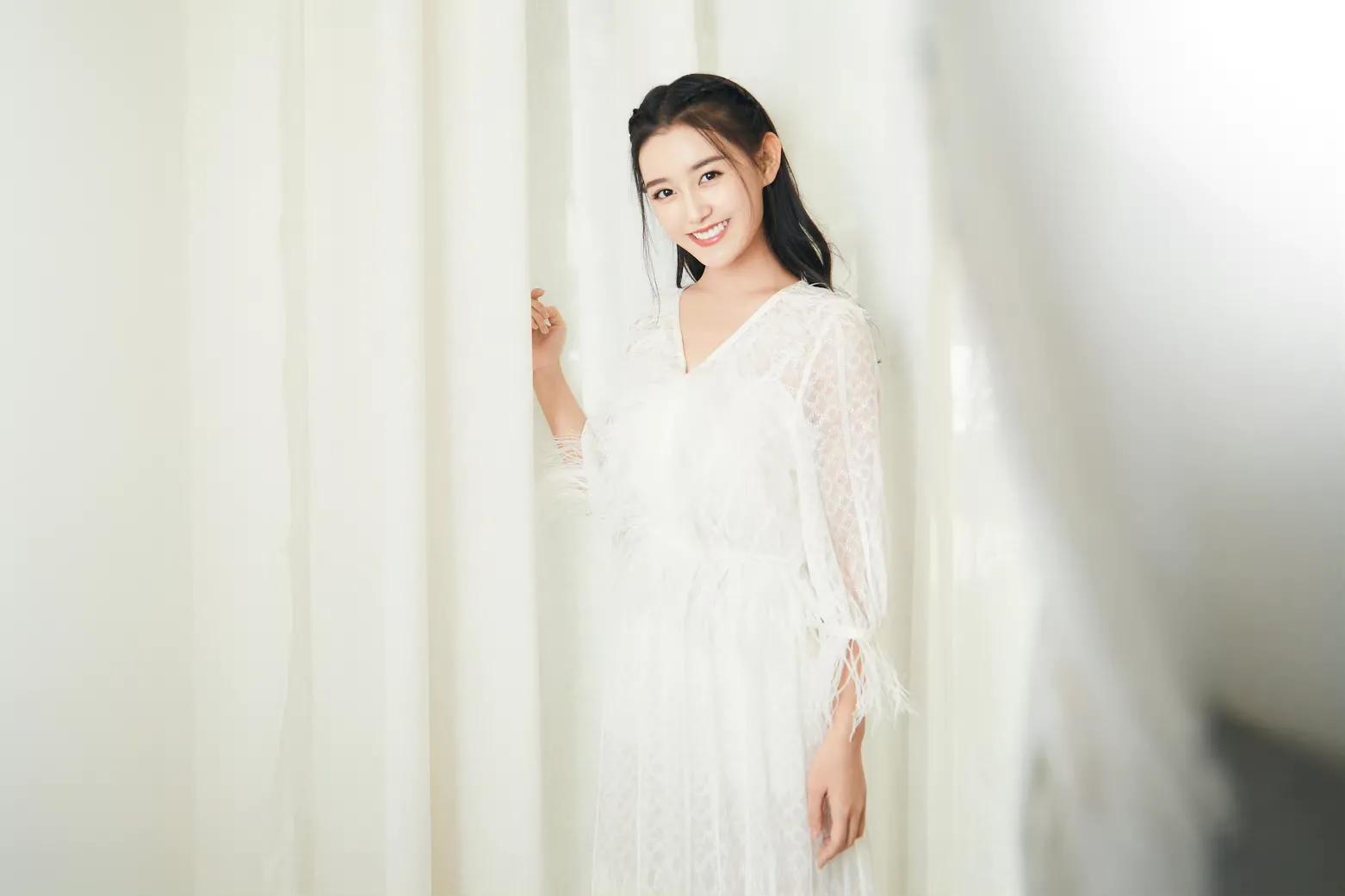蒋依依美图