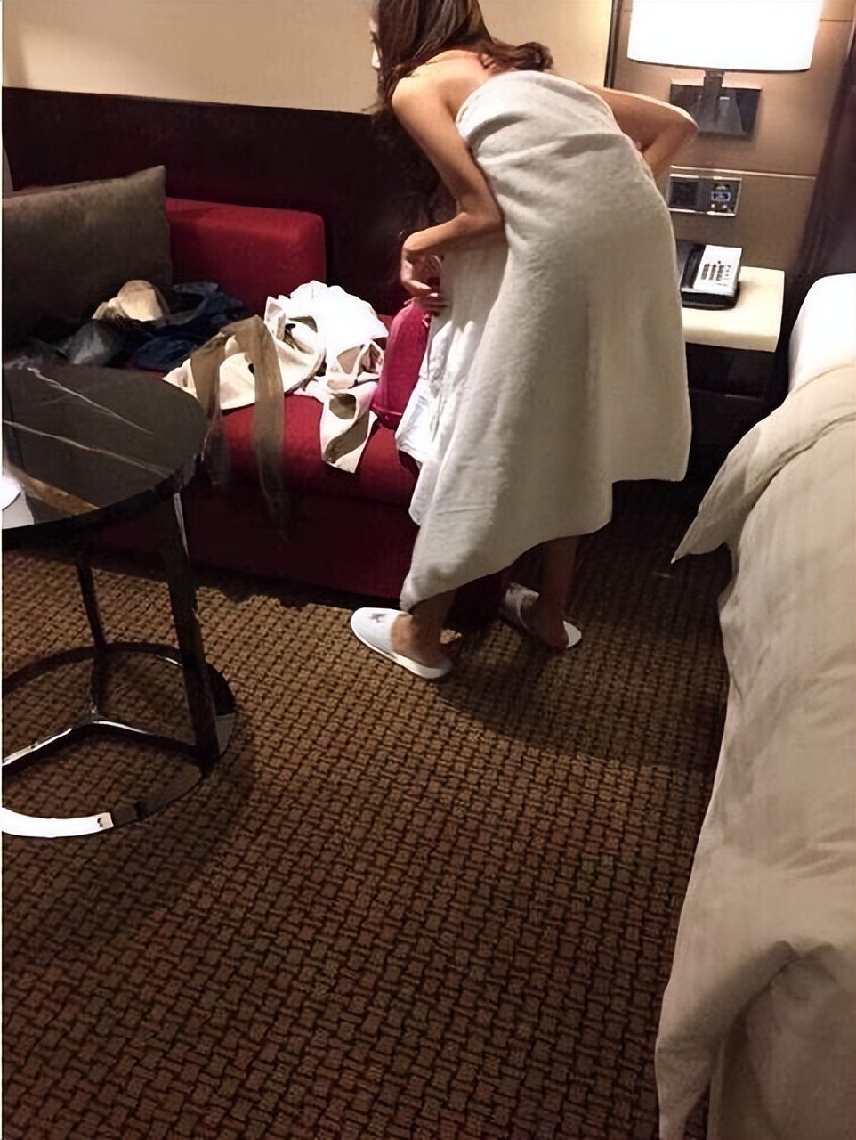 和王宝强离婚6年后才明白,马蓉悲剧人生的始作俑者,是她亲妈