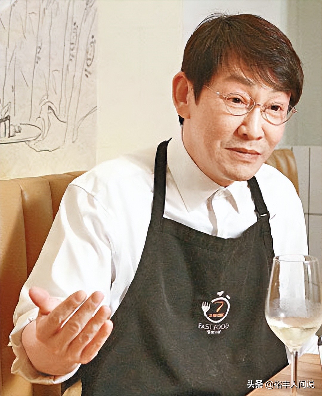 吴启华58岁哥哥自曝即将移民！至今未婚未育，弟弟已定居内地