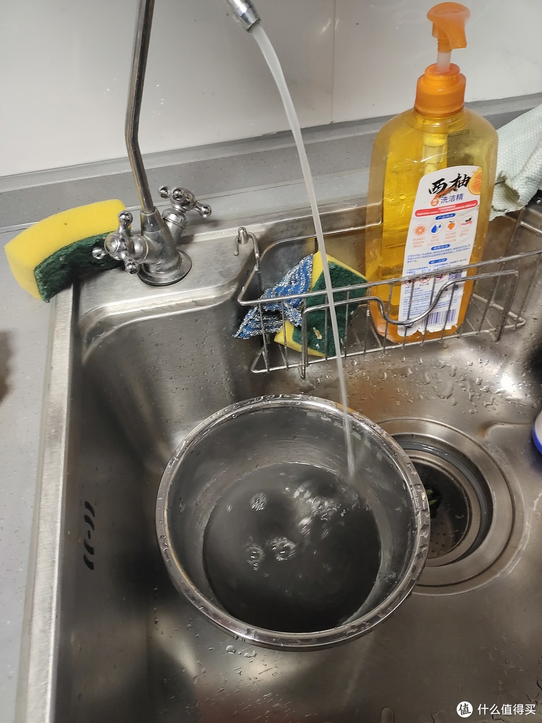 使用1年的净水器滤芯有多脏！百元解决全屋净水，一学就会