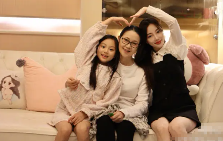 娱乐圈里的混血儿，大多数人只知道杨颖，全知道的寥寥无几