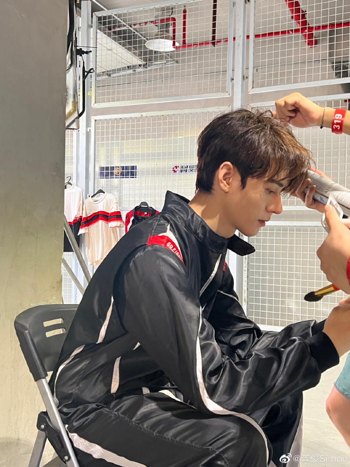 7.17美图：秦岚 任豪 肖战 檀健次 罗云熙 龚俊 张予曦 唐嫣 李易峰 王俊凯