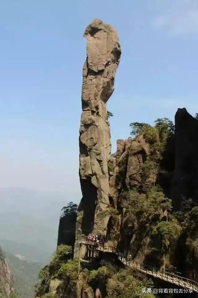 江西三清山，梦幻如画，奇峰怪石，这篇攻略，让你如何玩转三清山(三清山在江西哪个城市)