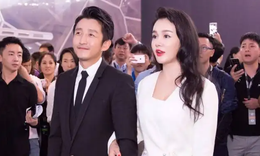 冉莹颖：为爱从央视辞职，一年被甩23次，为救邹市明生三胎存血？