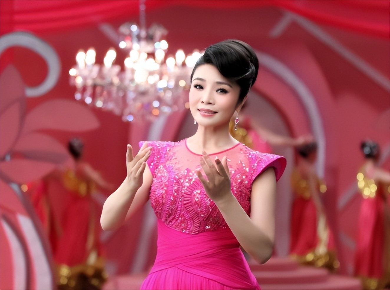 歌唱家李丹阳:接连失去父母,56岁仍未婚,最大的心愿就是当妈妈