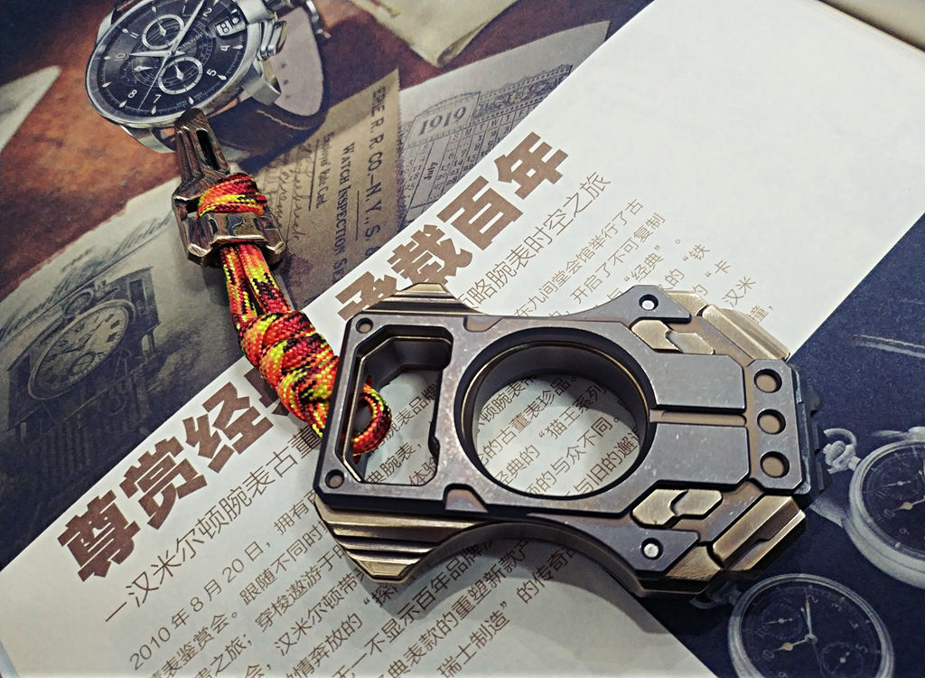 她們眼中的這些奇怪“玩意”，老少年們則視之為“心頭好”