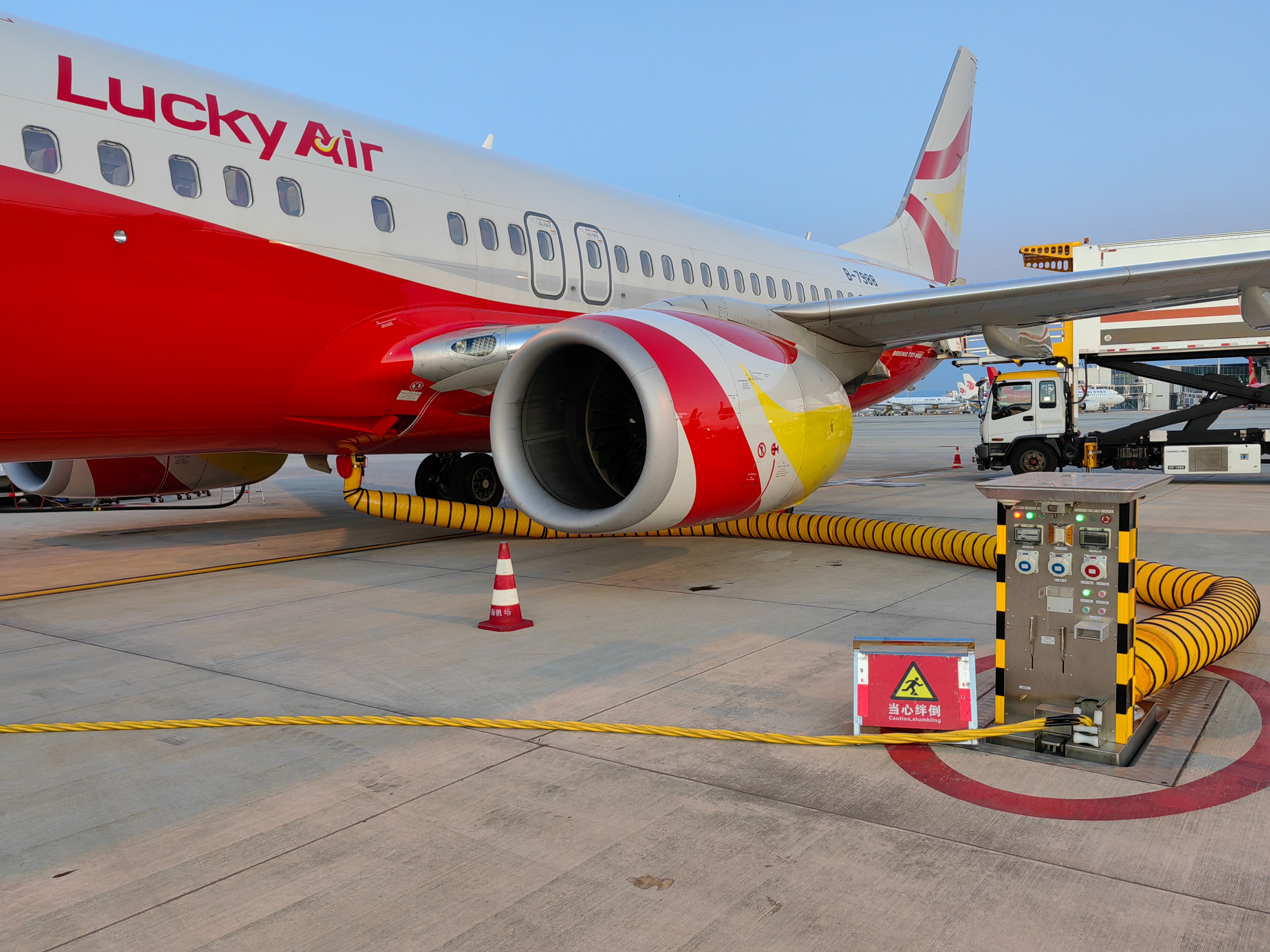 手把手教你认识飞机周围的设备设施