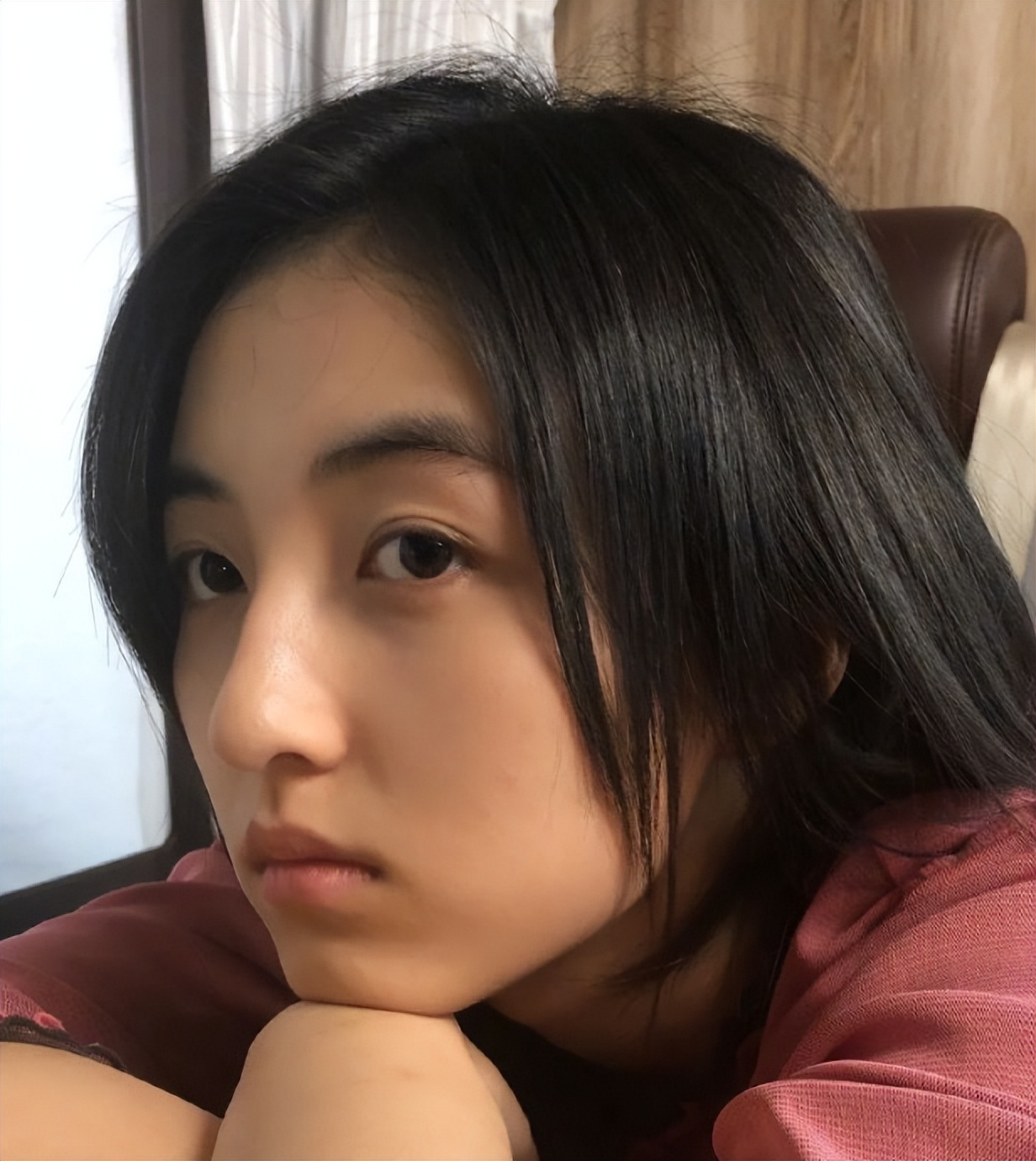 闫妮的“大妈味”、赵丽颖的“土气”，这8位女星，如今判若两人