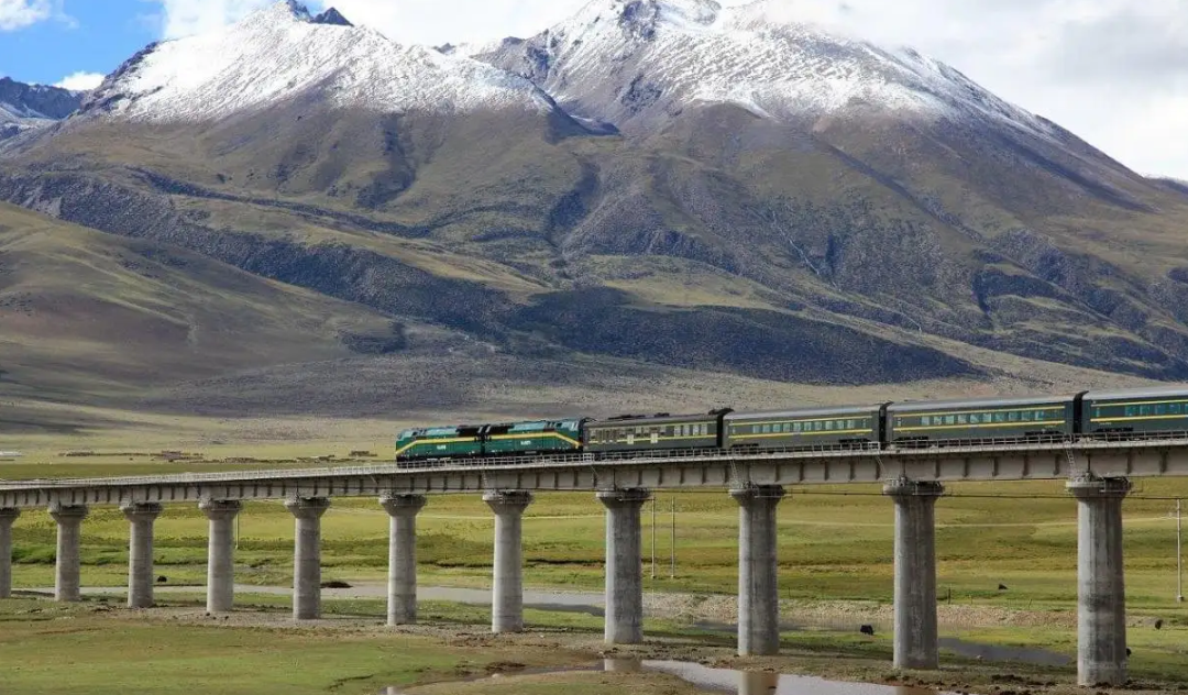 中尼铁路分为中国段和尼泊尔段,中国境内的线路被称为日吉铁路,都位于