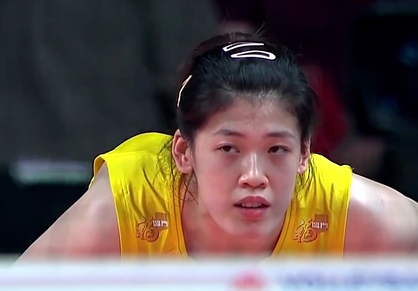 2019世界杯女排中國對(duì)美國（一傳滿天飛！中國女排0-3美國隊(duì)，中國隊(duì)輸球有4大原因）