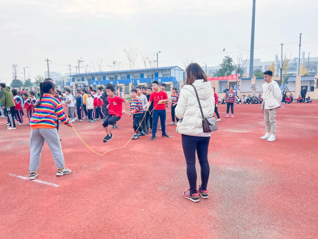双华小学参加双流区第十六届学校体育集体项目运动会喜获佳绩