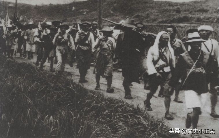 1955�����ν�����̨�»�վ��һ�ˣ�����������ԭ��û�������