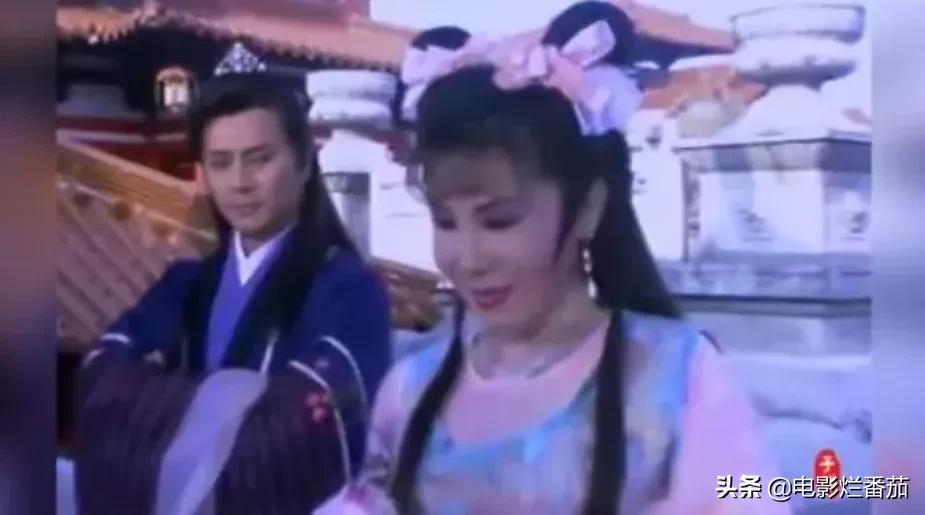 被全网骂了二十多年的西门大妈，与男神演亲密戏，黯然退圈之谜