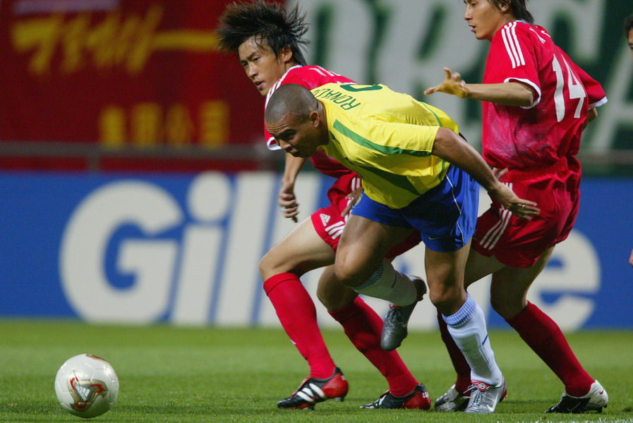 20年前今天国足世界杯PK巴西男足，这些经典瞬间+球员你还记得吗