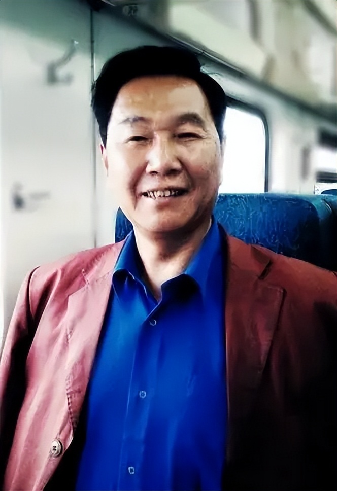 但其实在东北的资深二人转粉丝,他们推崇的演员是韩子平.