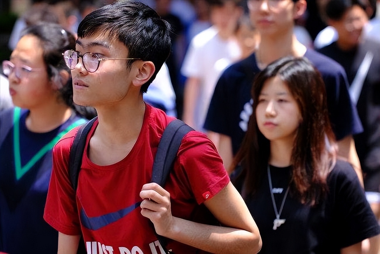 高考进入倒计时，22年考生要注意，考试难度或上涨，得早做准备