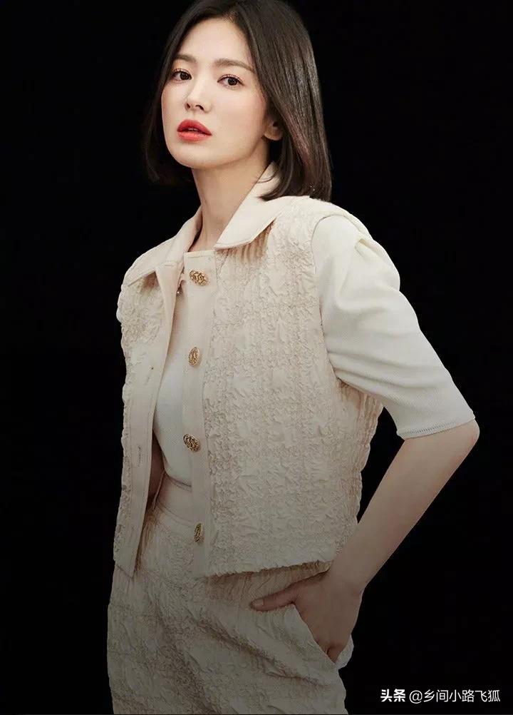 宋慧乔新照曝光,短发红唇又美又飒 6767