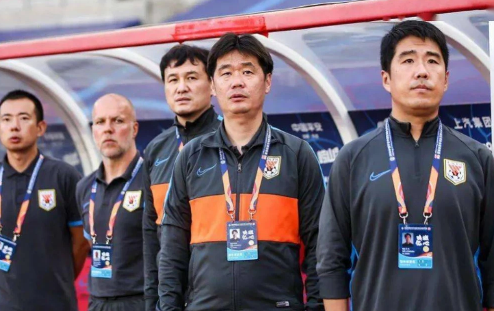 中国男子足球队主教练(陈戌源终于发声！国足主帅基本确定，立志开始新征程)