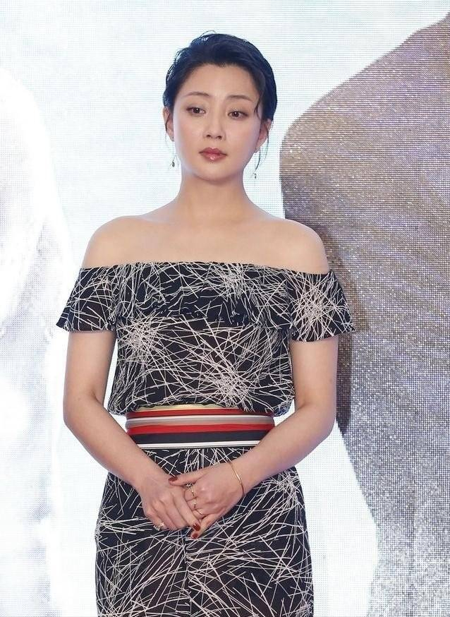 越老越有韵味的9位女星,腰是腰,腿是腿,个个都是极品美女