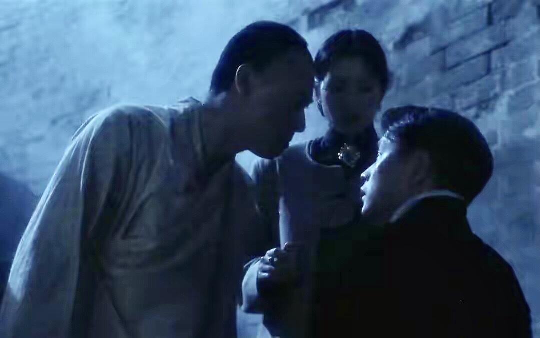 电影《霸王别姬》段小楼：他亲手害死了深爱他的两个人