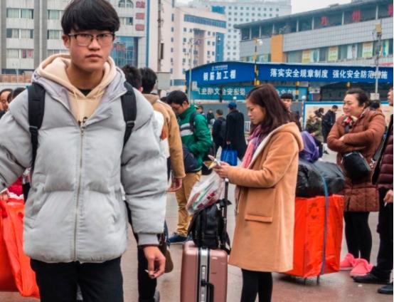 大学生放假在家有多难？网友的遭遇让人心疼，同个世界，同个妈妈