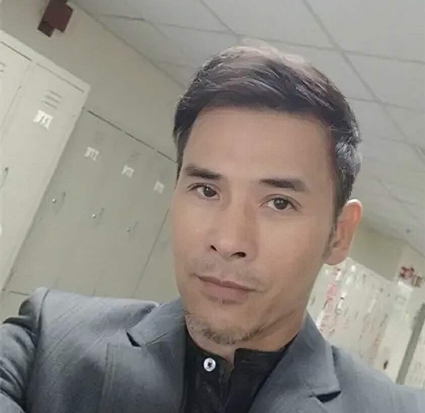 已经年过60岁的林伟至今对外宣称仍是单身状态.