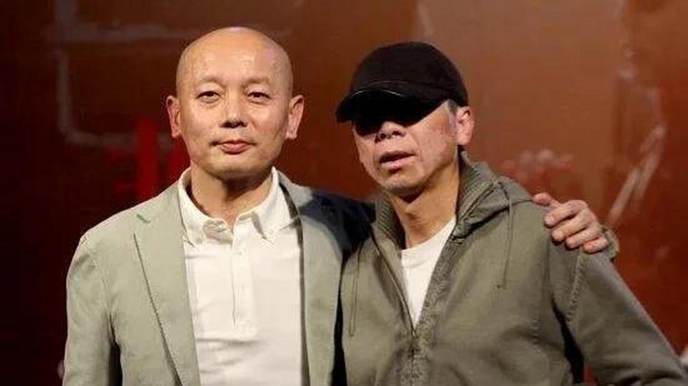 不"藏"了!30年过去,原来冯巩与冯小刚的友谊这么好?