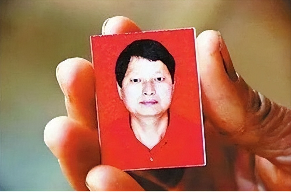 跳水自杀多久可以死(广东小伙，因证据不足，</p><p>周家子女逼着吴伟青交出这部分钱，后续如何？)