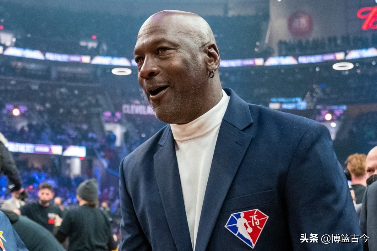 喬丹為什么被公認nba最強（為什么喬丹是公認的第一人？張衛平深入解讀，榮譽并非最重要原因）