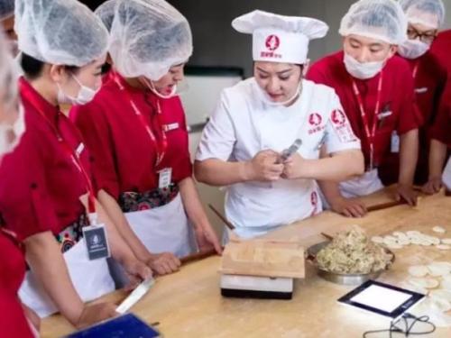 喜家德水饺高德福：从赔本5年到品类老大，一生做好水饺一件事