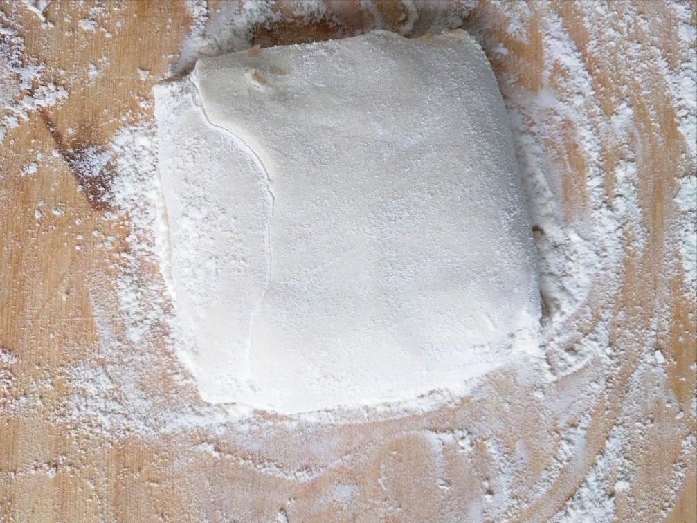 千層餅、油酥燒餅、餡餅的做法，全都是麵食，鮮香美味，酥軟油潤