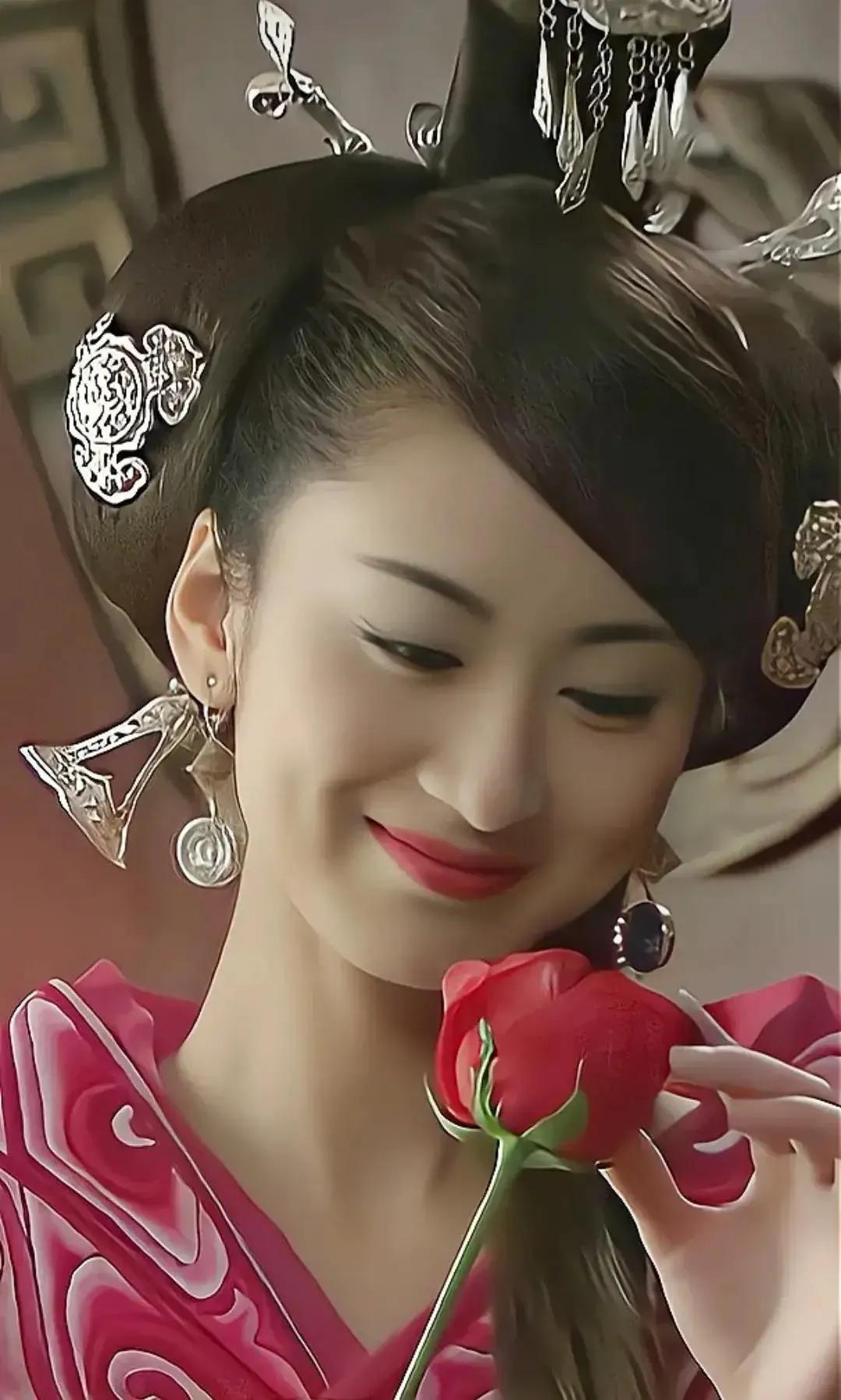 清纯小白兔+暗黑霸王花，又甜又盐坏起来带感的女演员盘点