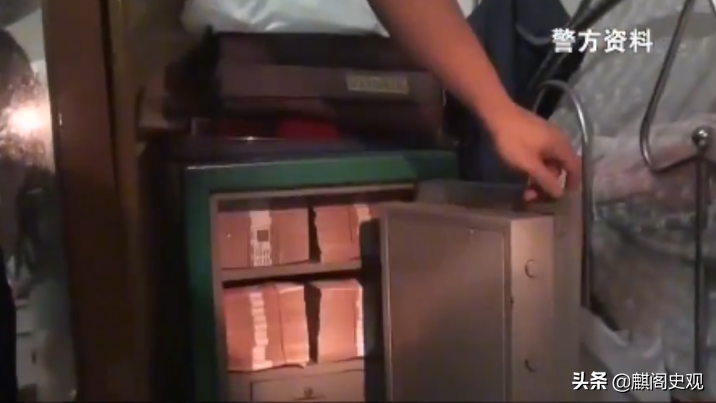 16年浙江服装厂一员工，月流水1亿引警方怀疑，调查牵出200亿大案