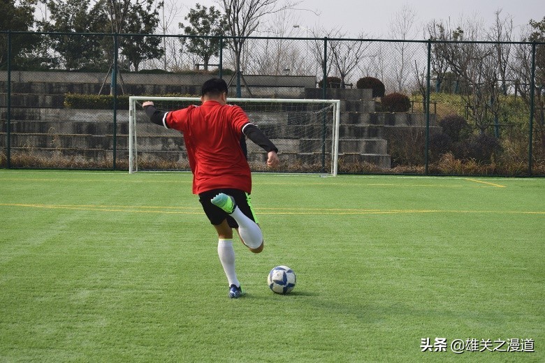足球鞋买什么鞋钉（Puma Future Z 1.2 MG足球鞋，绿茵实战派）