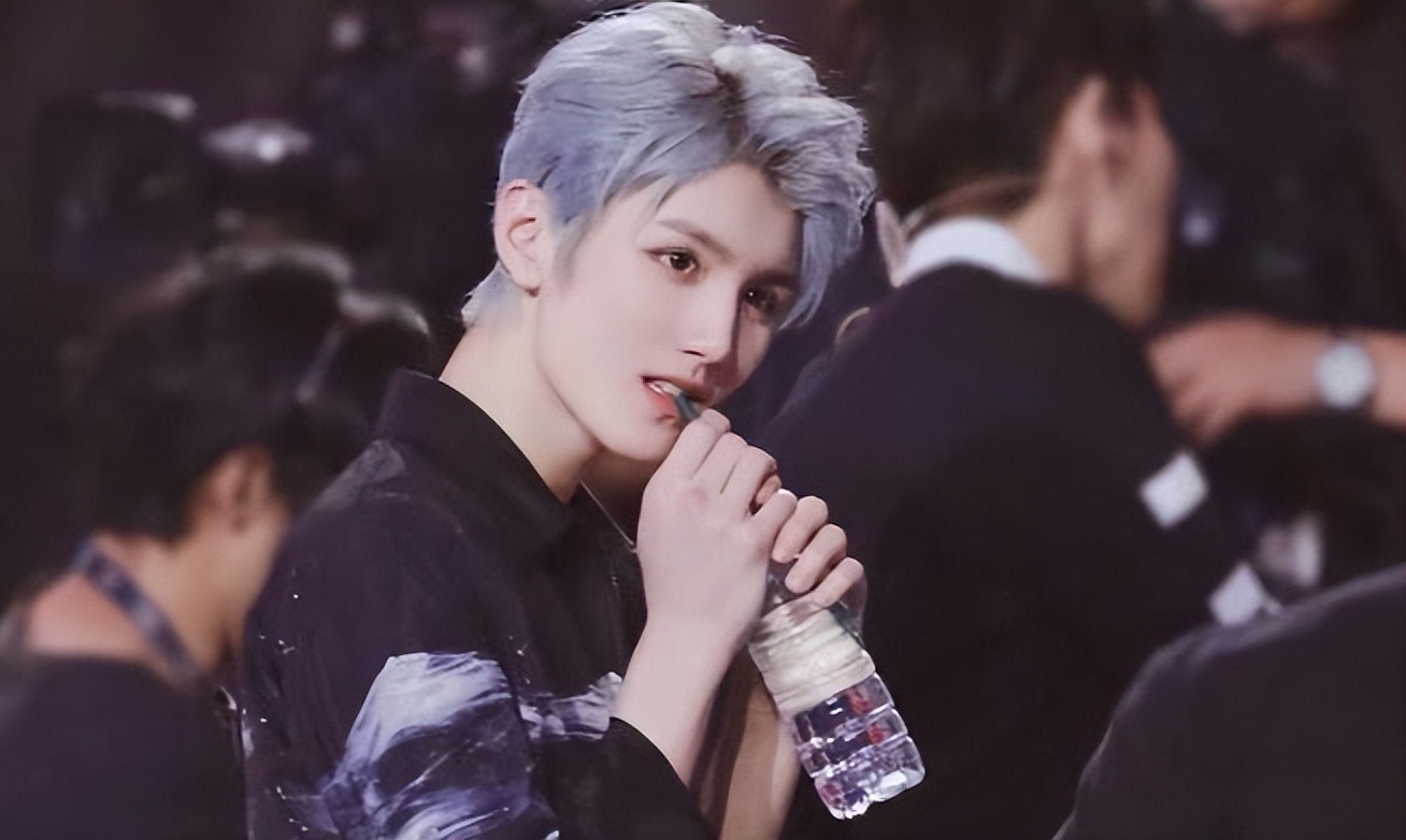 “大起大落”灵超：曾在机场跟路人冲突，后遭好朋友出卖