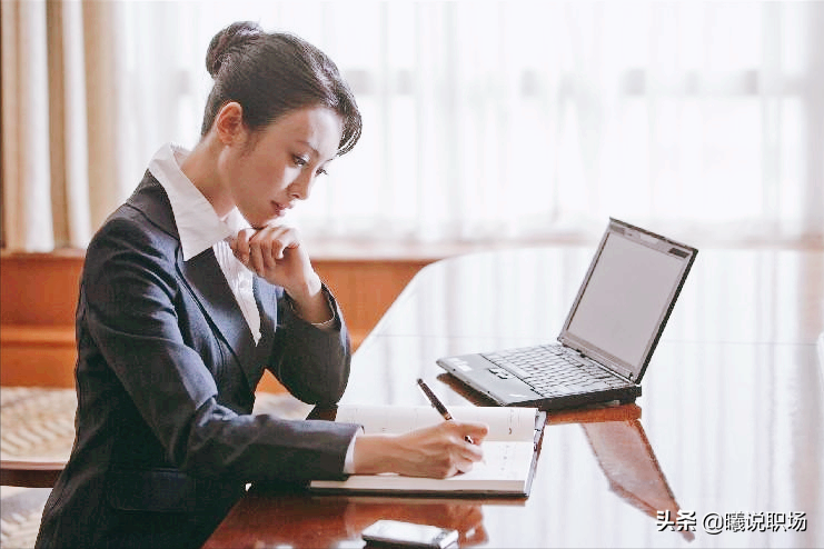 别再死磕公务员了，去考会计吧，需求高门槛低，待遇不输铁饭碗