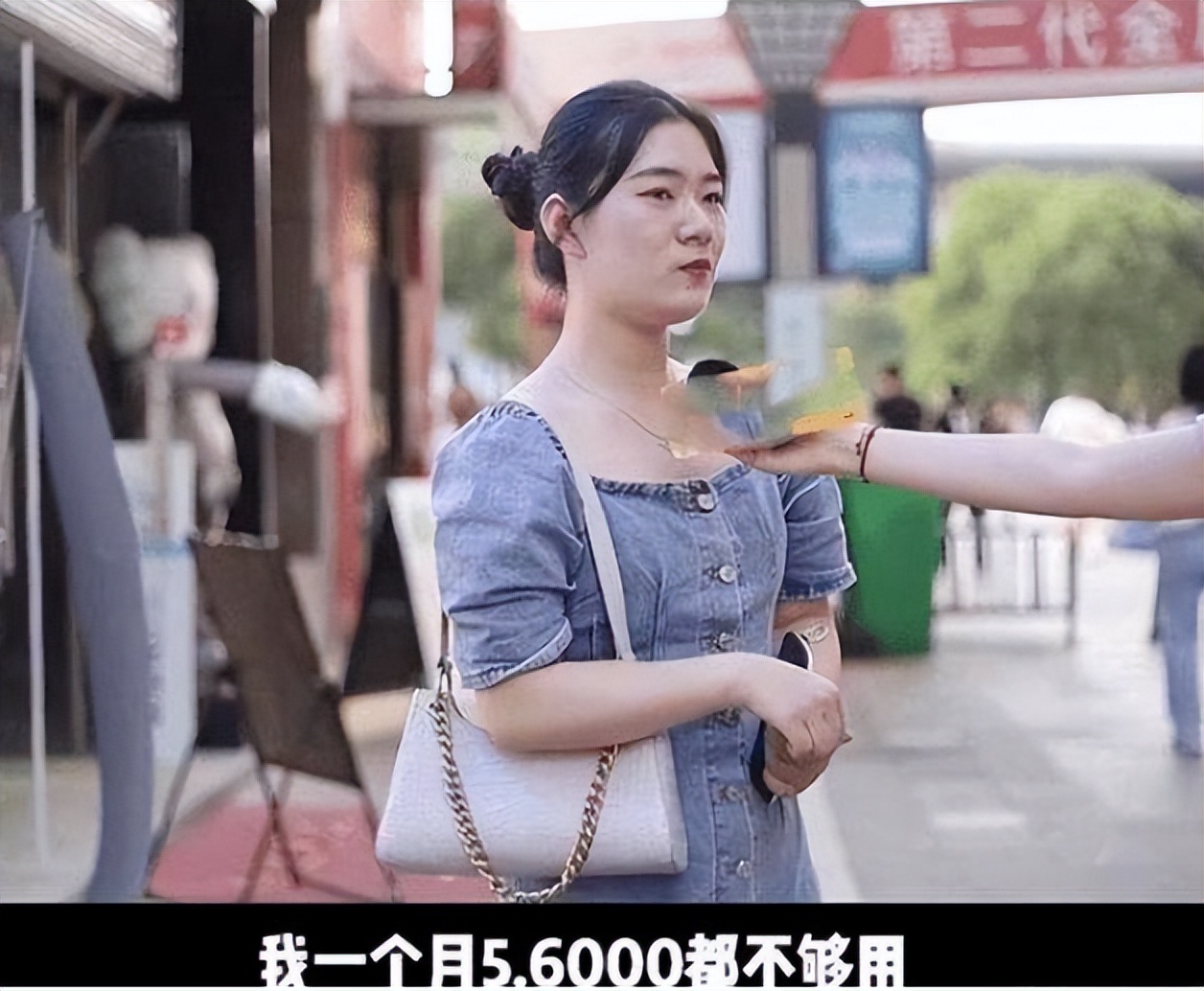 大学生每月生活费等级表，第一级堪比荒野求生，学生囊中羞涩