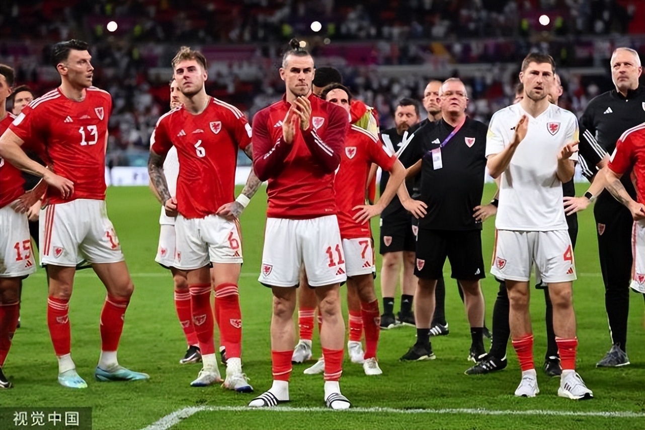 贝尔为什么缺席世界杯（33岁贝尔告别世界杯！动情致谢球迷后鼓掌离开，半场被换原因揭晓）