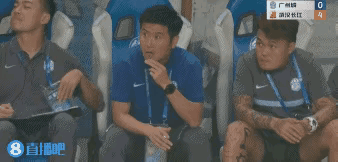 足球比赛教练应该在哪里（国足必须打好翻身仗，主教练在哪里，咱得好好白话白话）