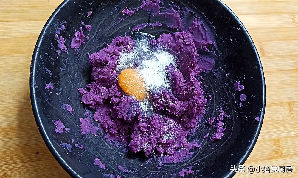 图片[6]-【脆皮紫薯卷】做法步骤图 刚出锅我家孩子就抢着吃-起舞食谱网
