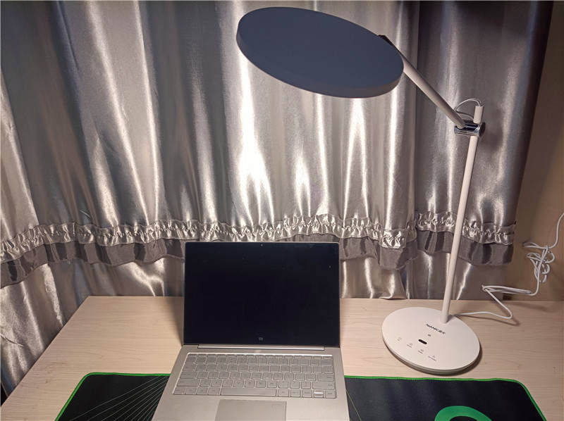 南卡台灯L1自适应调光更健康光源有效地保护孩子视力