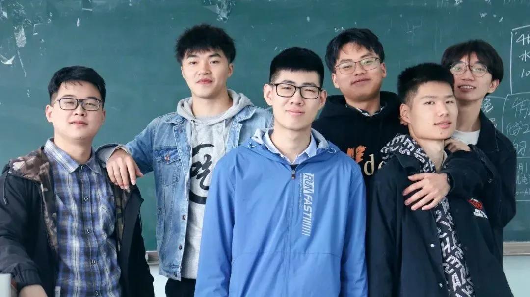 川农这个寝室兄弟团，全体上岸