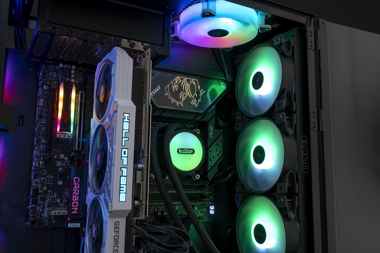 将高性能释放为生产力，高带宽DDR5带飞十二代酷睿平台