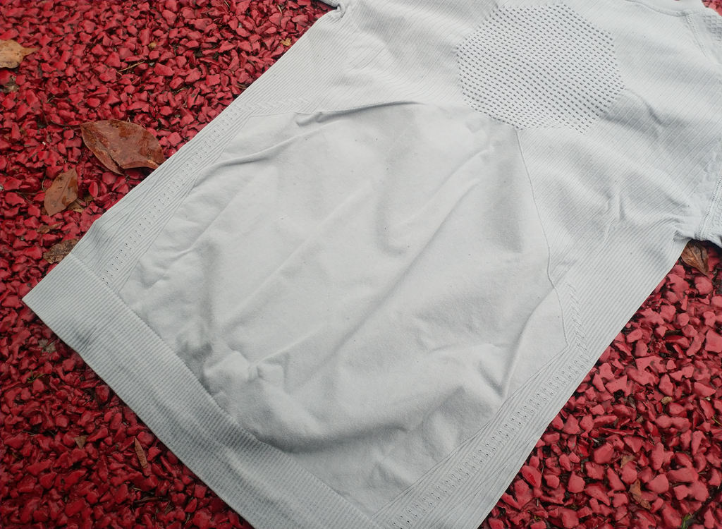 跑步衣裤怎么选？背心短裤还是压缩衣裤？看速力达SURIDA护芯如何