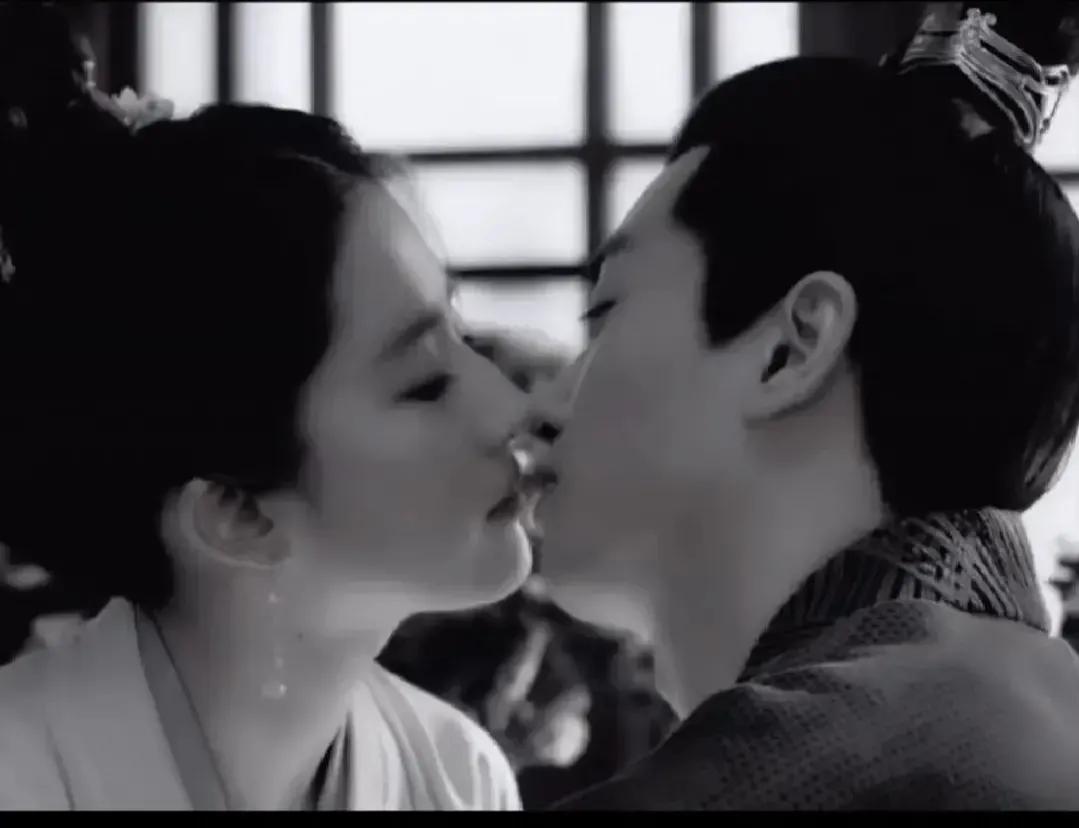 陈妍希老公陈晓和刘亦菲搭档，你说她内心惶恐不惶恐？