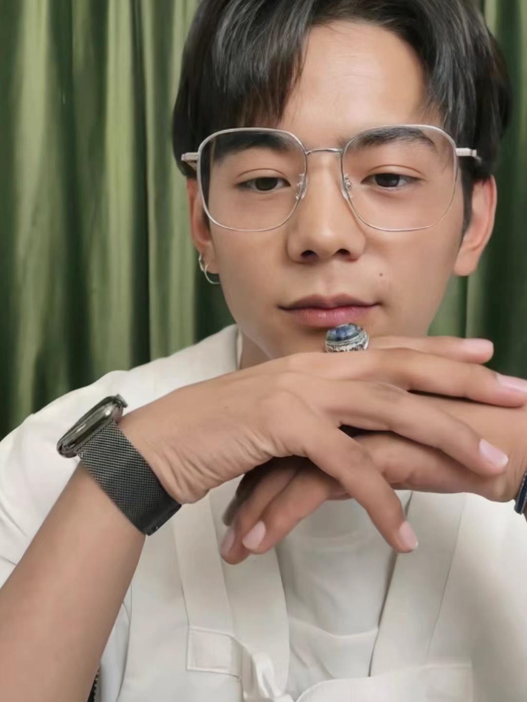 丁真帅照频发!藏族人却有日系美男长相感,为什么那么多人黑他?