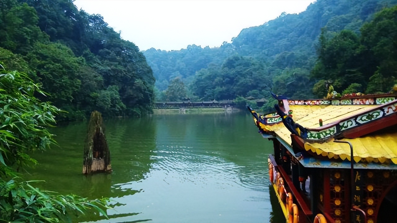 安徽值得去的景区，由五大景区组成，游客络绎不绝