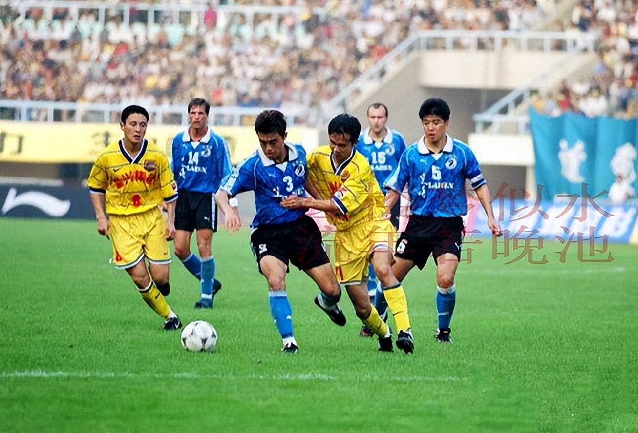 大連萬達足球隊球員(大連足球史上今天:1998年大連萬達6-1狂勝四川