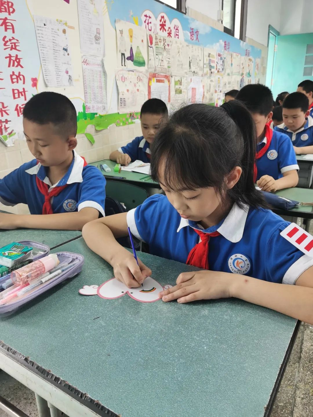 双流区棠湖小学开展“阳光童心，用爱守护”主题系列心理活动